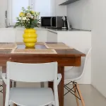 & Escape By Solutions Como