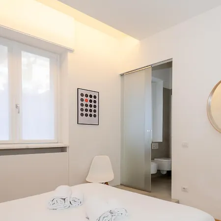 & Escape By Solutions Apartment *