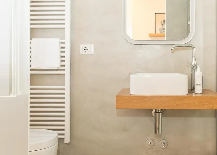 City & Lake Escape By Holiday Solutions Como